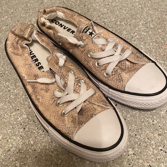 Converse women’s like new never worn no box - Picture 2 of 5